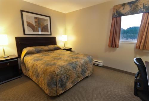 Best Canadian Motor Inns - Coleman