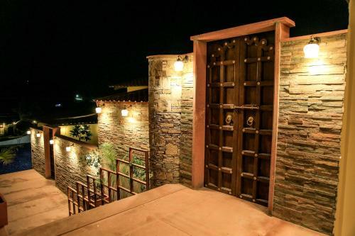 Hotel Vijaygarh Resort & Cottages With Pool