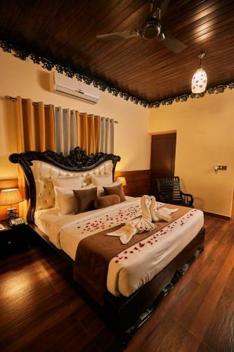 Hotel Vijaygarh Resort & Cottages With Pool