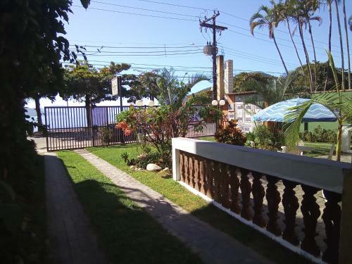 Apartamento 2 Dormit�rios Ubatuba Frente P Mar
