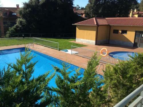 Bajo Con Jardin En Llanes
