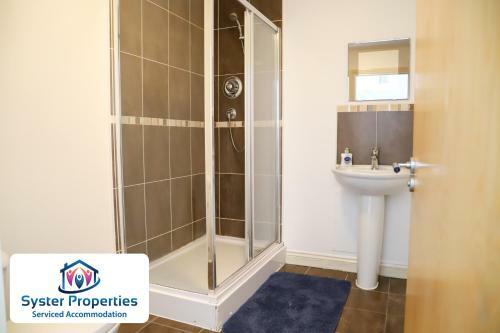 Watkin Heights- 5 Bed Lovely Home/ Groups/work /families