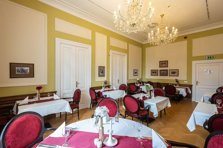 La Contessa Castle Hotel