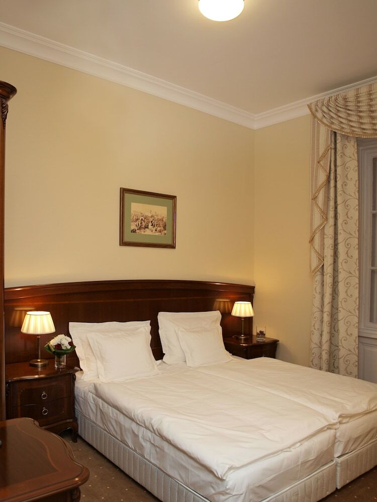 La Contessa Castle Hotel