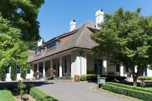 Hotel Peppers Manor House