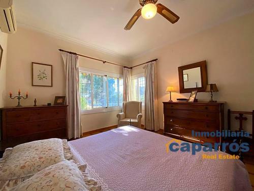 Chalet Con Piscina En Moj�car Playa