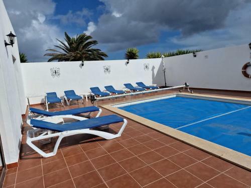 Inviting 3-bed Villa In Playa Blanca