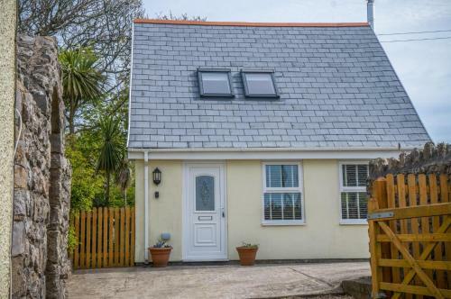 Berry Hall Garden Cottage - 2 Bedroom Cottage - Port Eynon