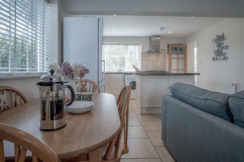 Berry Hall Garden Cottage - 2 Bedroom Cottage - Port Eynon