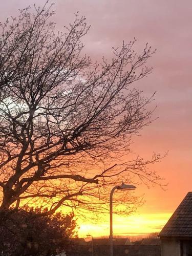 10 Minutes Walk To The Beach