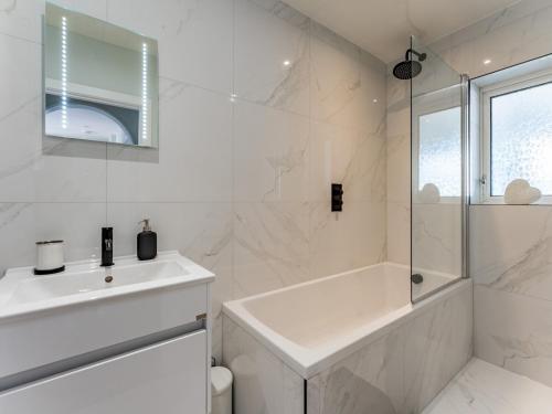 Apartamento Pass The Keys Refurbished Two Bed Penthouse With Balcony