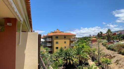 Apartamento Amplio �tico Con Terraza, Piscina Y Tv49 4k