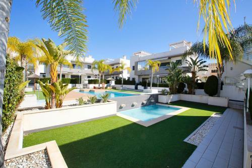 Fantastic Home With Ac, Pool And Bbq