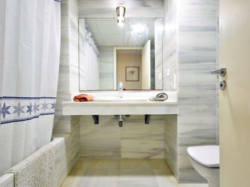 Modern Apartment In Roquetas De Mar With Garden