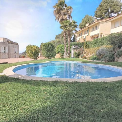Casa Pareada Con Vistas Y Piscina Comunitaria