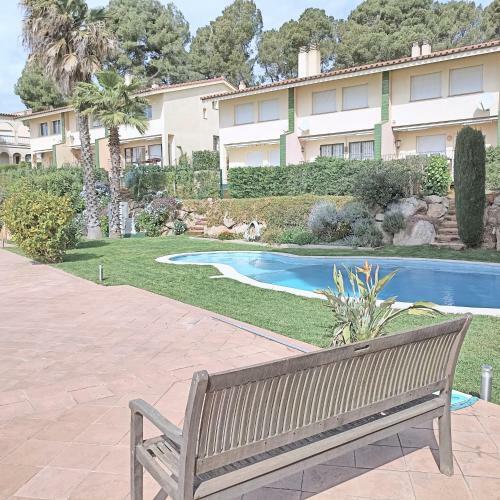 Casa Pareada Con Vistas Y Piscina Comunitaria