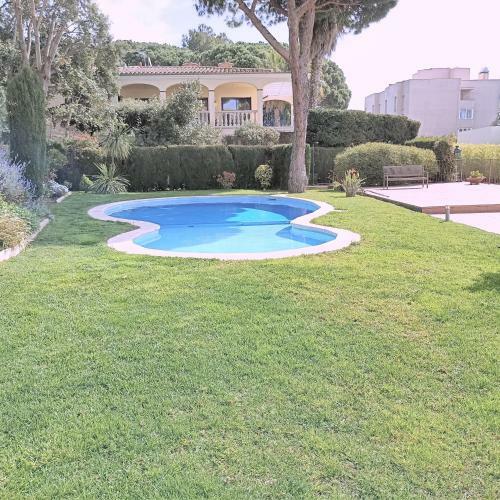 Casa Pareada Con Vistas Y Piscina Comunitaria