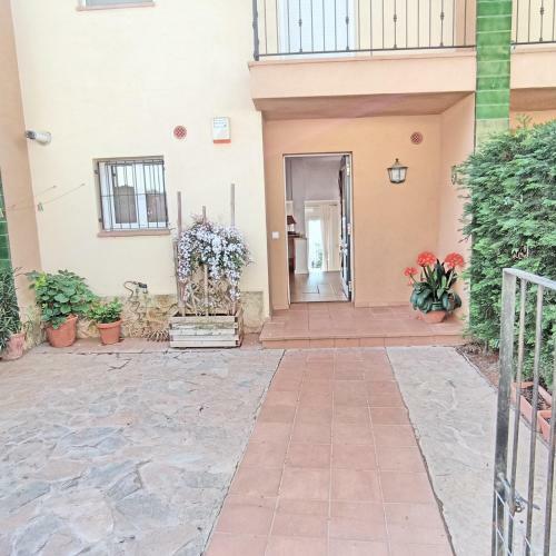 Casa Pareada Con Vistas Y Piscina Comunitaria