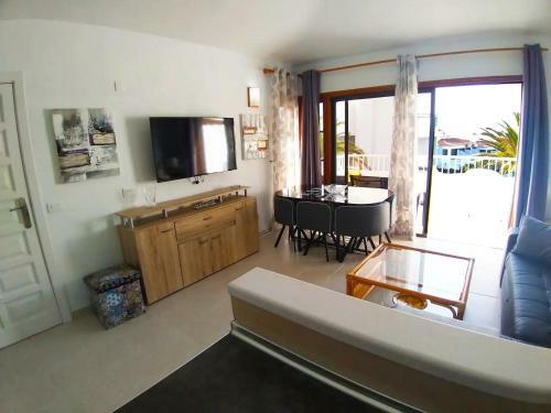 Apartment With Sunny Terrace And Swimming Pool