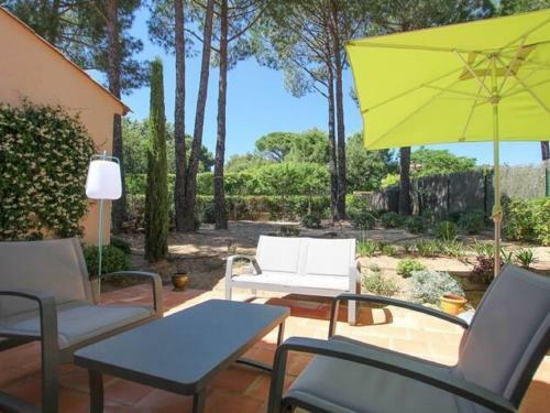 Spacious Holiday Home In Grimaud With Large Garden