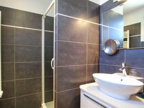 Spacious Holiday Home In Grimaud With Large Garden