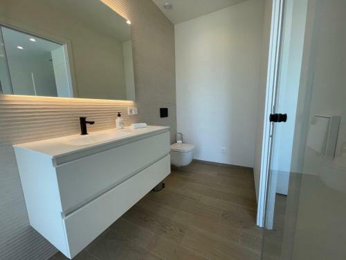 New Luxury Apartment In Las Colinas With Communal Pool Lc2