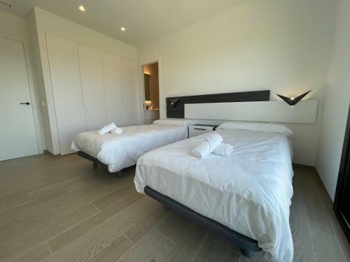 New Luxury Apartment In Las Colinas With Communal Pool Lc2