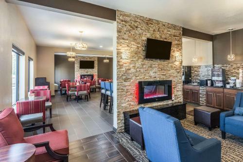 Hotel Baymont Inn & Suites - North Aurora