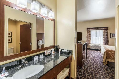 Hotel Baymont Inn & Suites - North Aurora