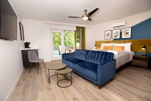 Hotel 4411 Inn & Suites