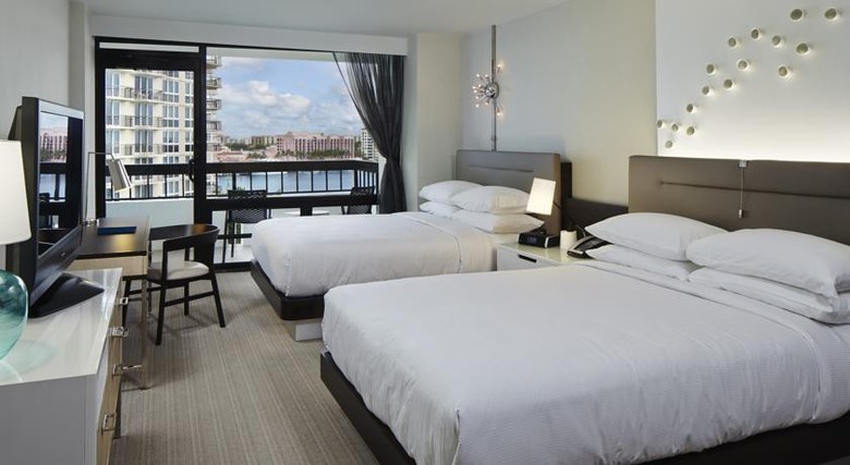 Hotel Waterstone Resort & Marina A Doubletree By Hilton