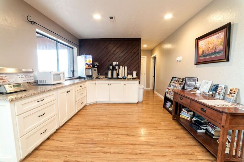 Hotel America's Best Value Inn & Sui