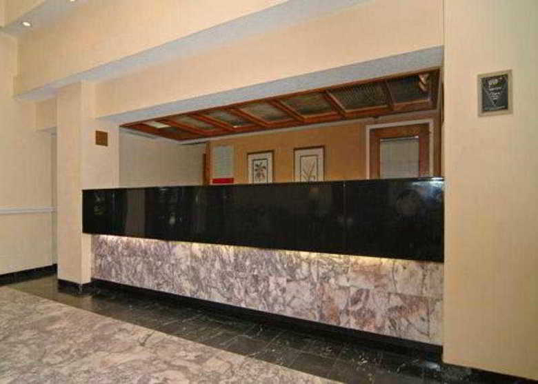 Hotel Quality Suites Convention Center