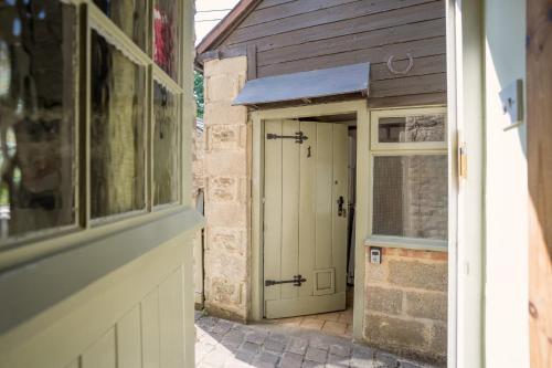 Stunning 2-bed Cottage In Fordwells