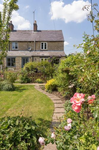 Stunning 2-bed Cottage In Fordwells