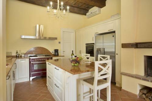 Villa Santo Stefano 6