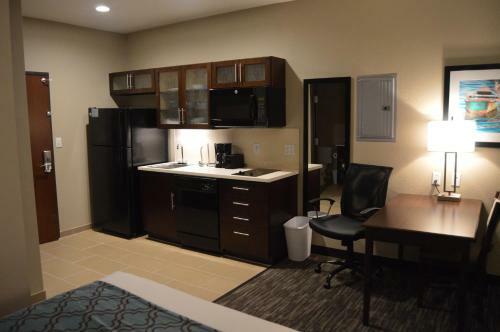 Heritage Place Hotel And Suites