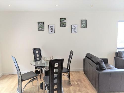 Sidemersey Livings - Two-bedroom Ground-floor Apartment