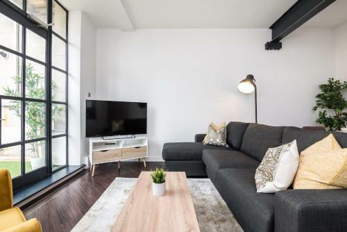 Charming 3bed Manhattan Style Apt With Large Roof Terrace, Parking And Netflix