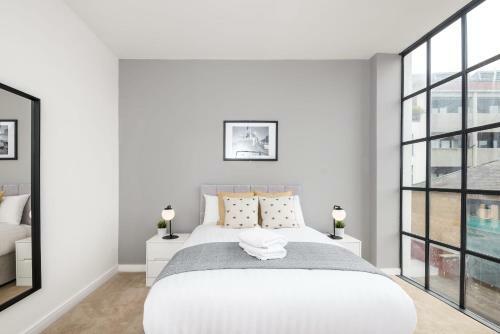 Charming 3bed Manhattan Style Apt With Large Roof Terrace, Parking And Netflix