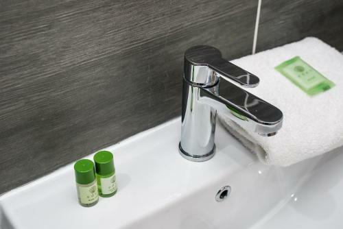 Charming 3bed Manhattan Style Apt With Large Roof Terrace, Parking And Netflix