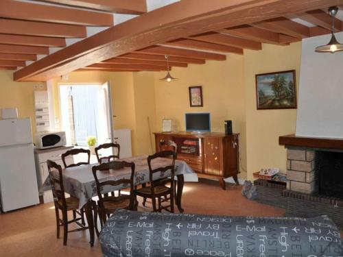G�te Coullons, 3 Pi�ces, 4 Personnes - Fr-1-590-16