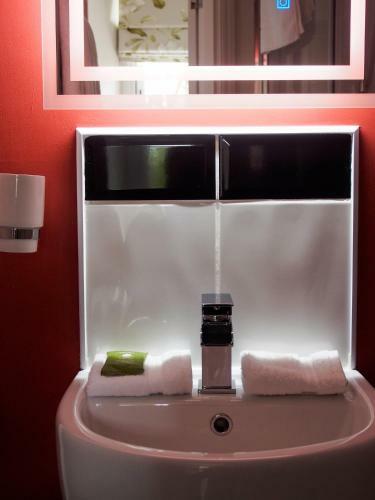 Riverbank Bed And Breakfast