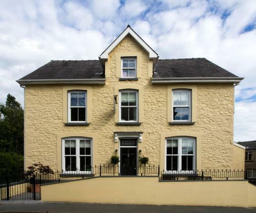 Riverbank Bed And Breakfast