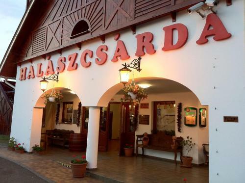 Bed & Breakfast Feh�rt�i Hal�szcs�rda �s Panzi�