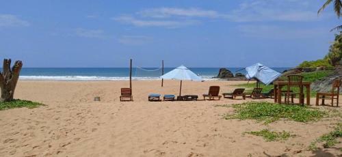 Beachfront Villa Ozean Himmel Ahungalla