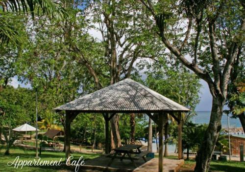 Apartamento Appartement Caf� - Proche De La Plage Du Gosier
