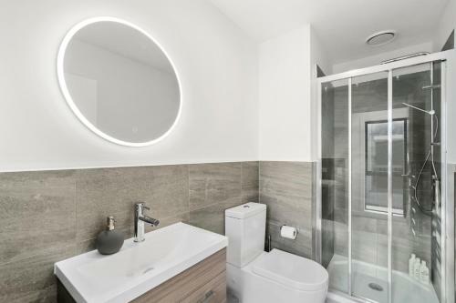 Sunshine Peaks - Albert Town Holiday Home