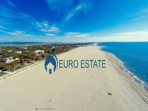 Beach Apartment In Quite Area 8 Min From The Beach