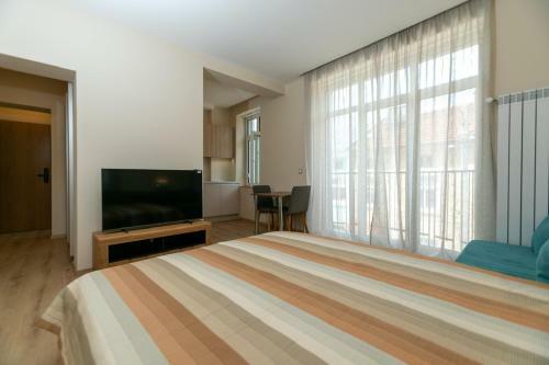 Hostal ???????? ?????? ???????? ?????? / Luxury Studios ?the Old Batak?